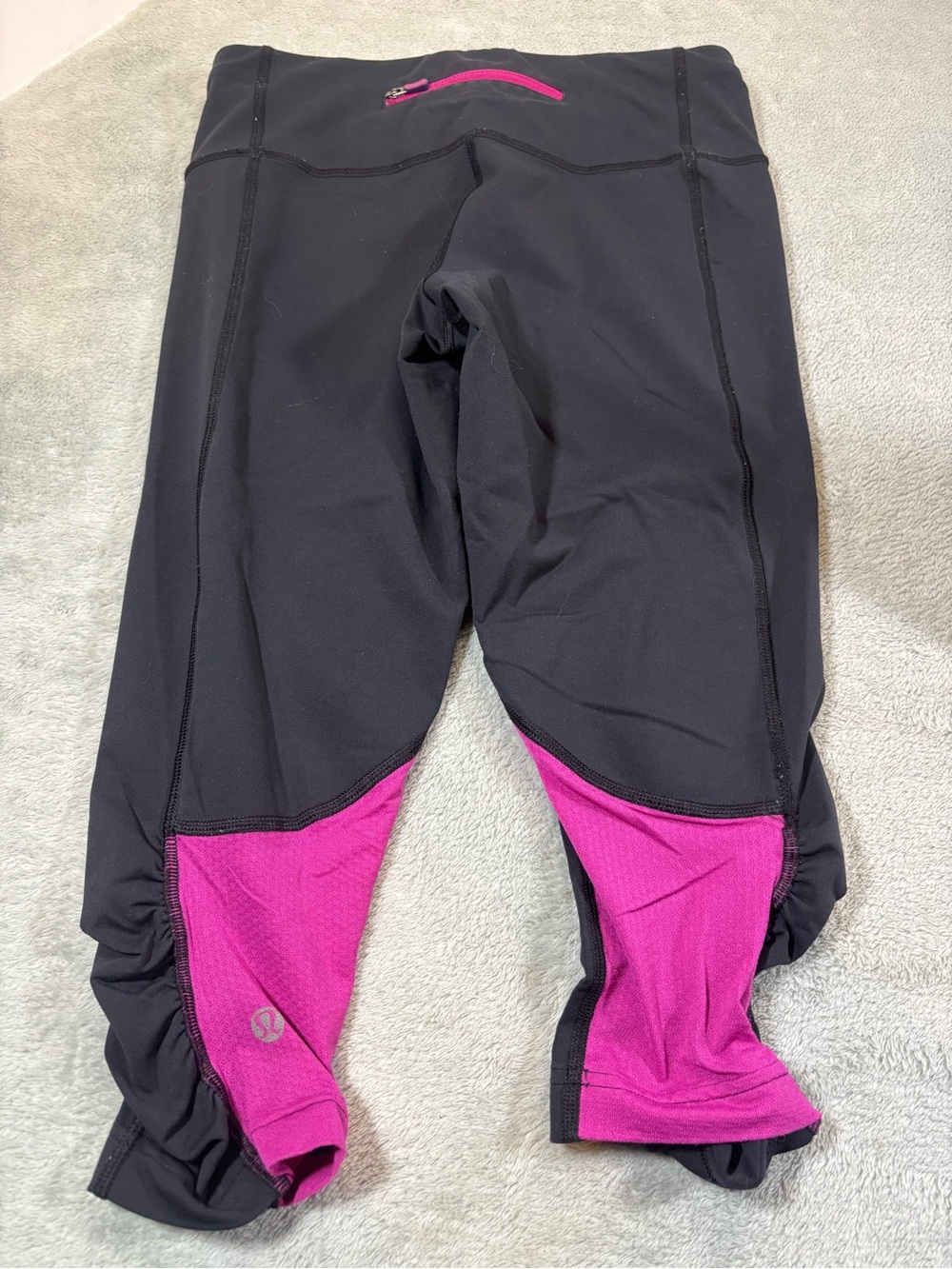 Lululemon Ruched Crop Leggings with Pink Zip Pocket Size 4
